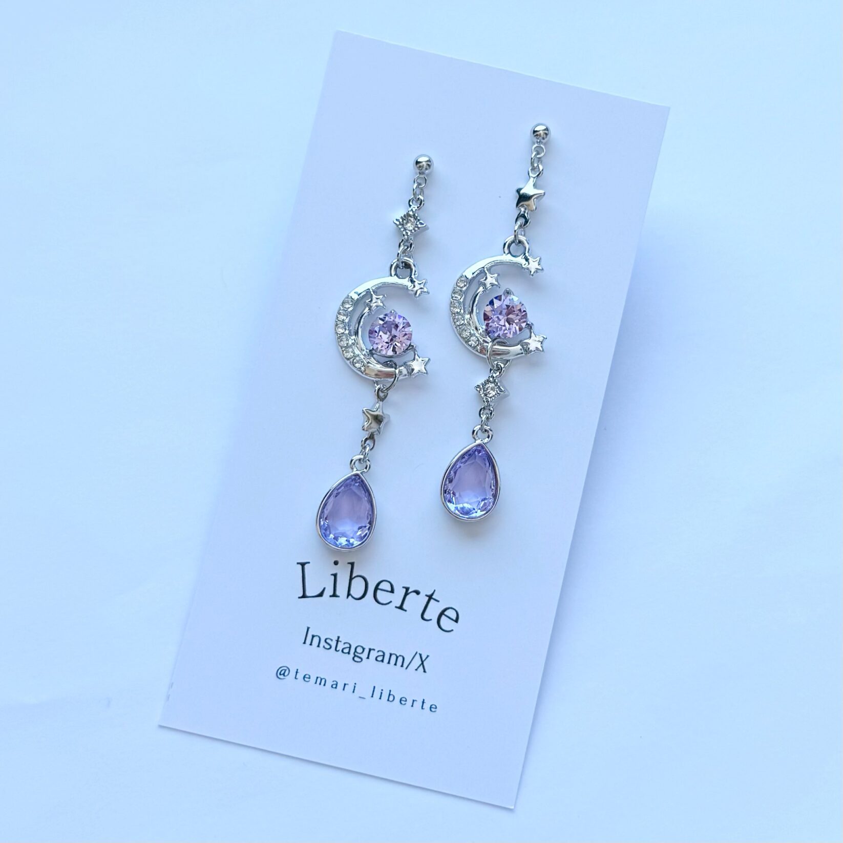 【在庫限りで終売】ウラノメトリア耳飾り/silver×ライトバイオレット