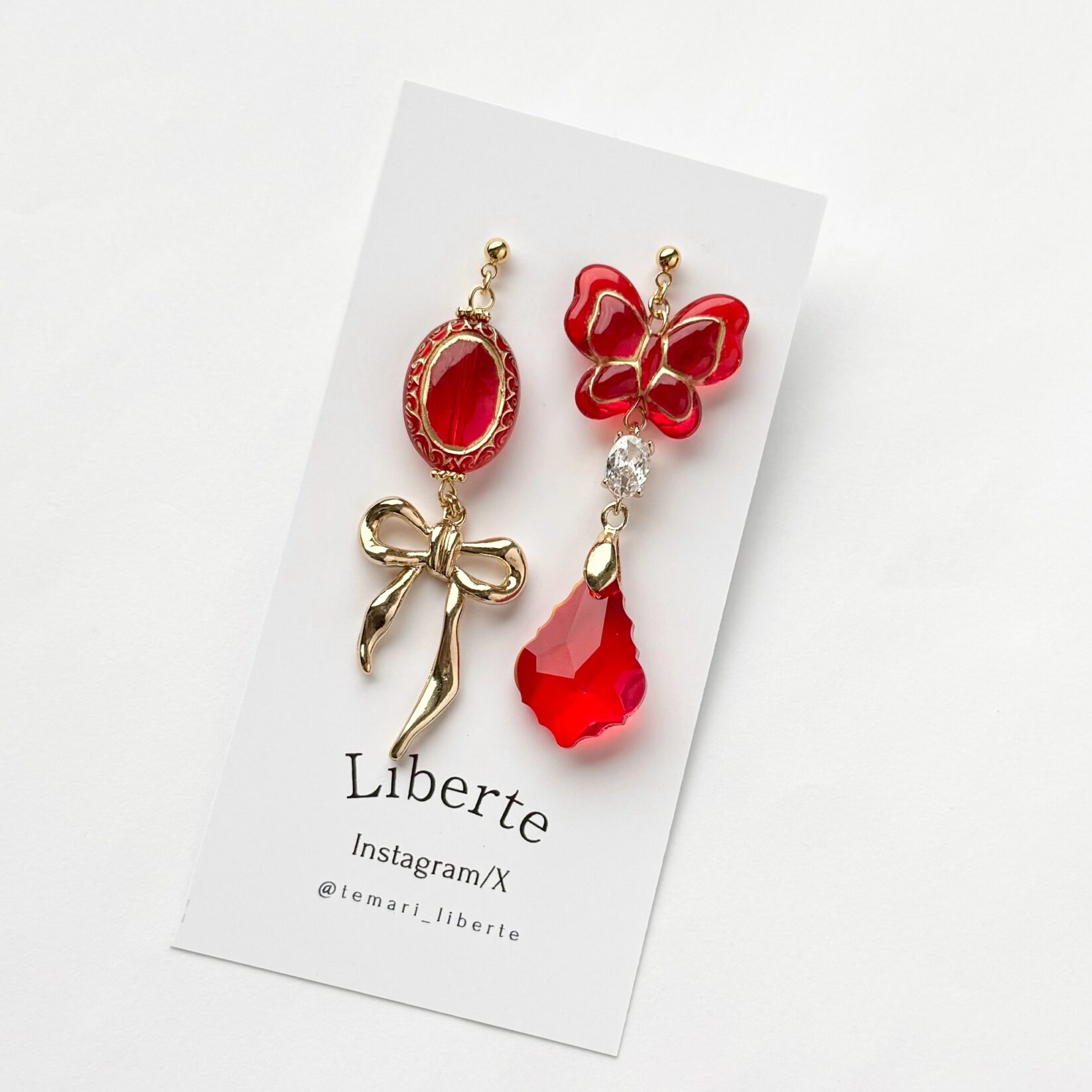 [在庫1のみ]緋色の耳飾り