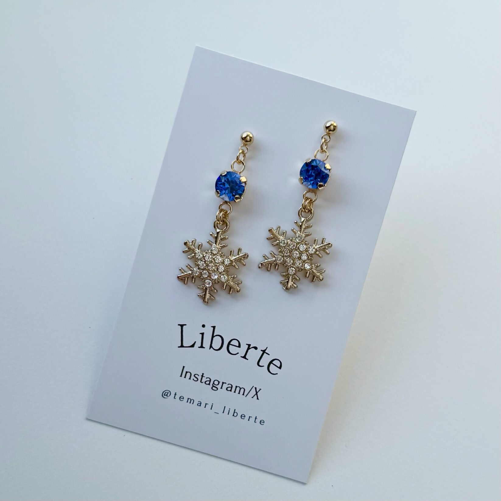 雪の結晶のシンプル耳飾り