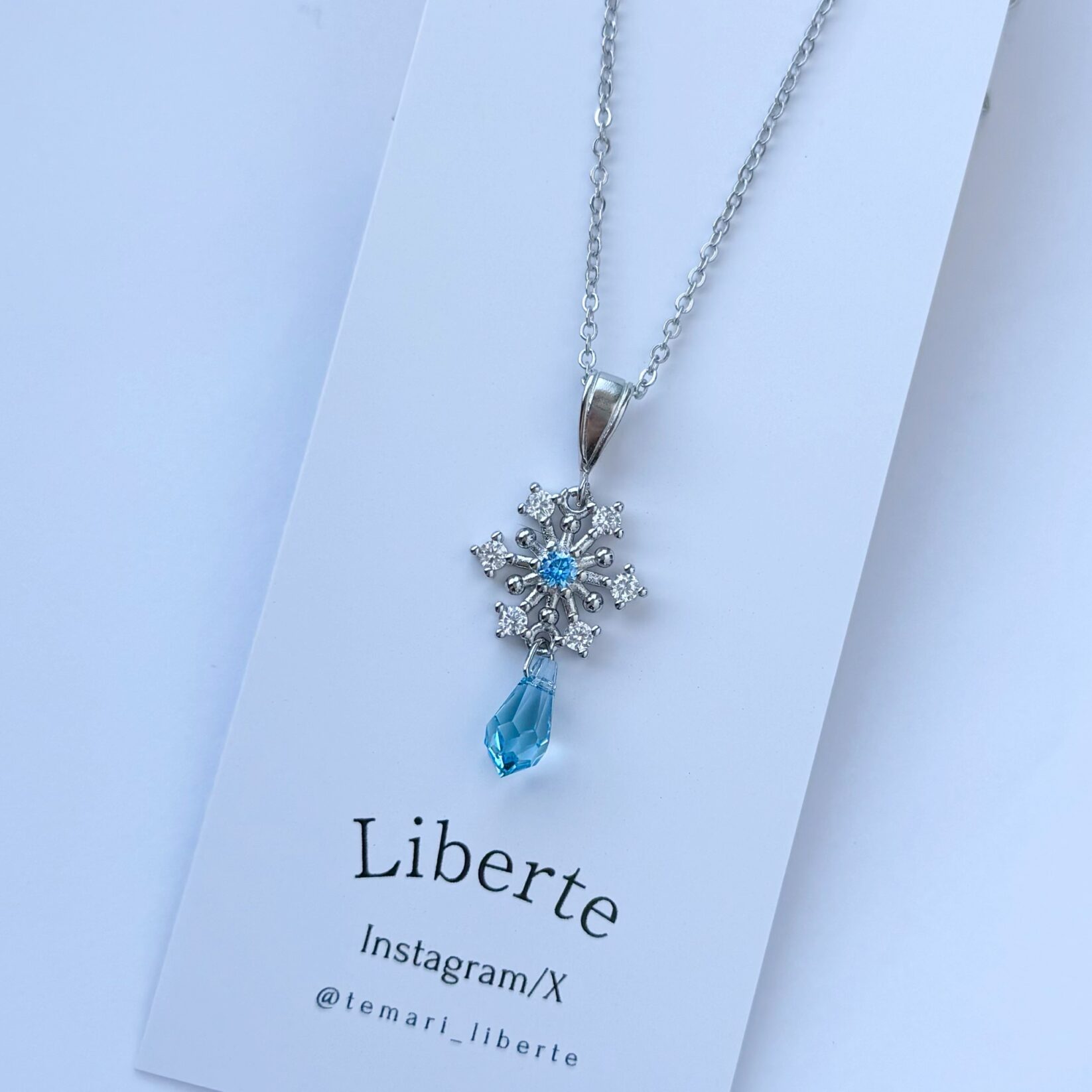 雪の結晶ネックレス09