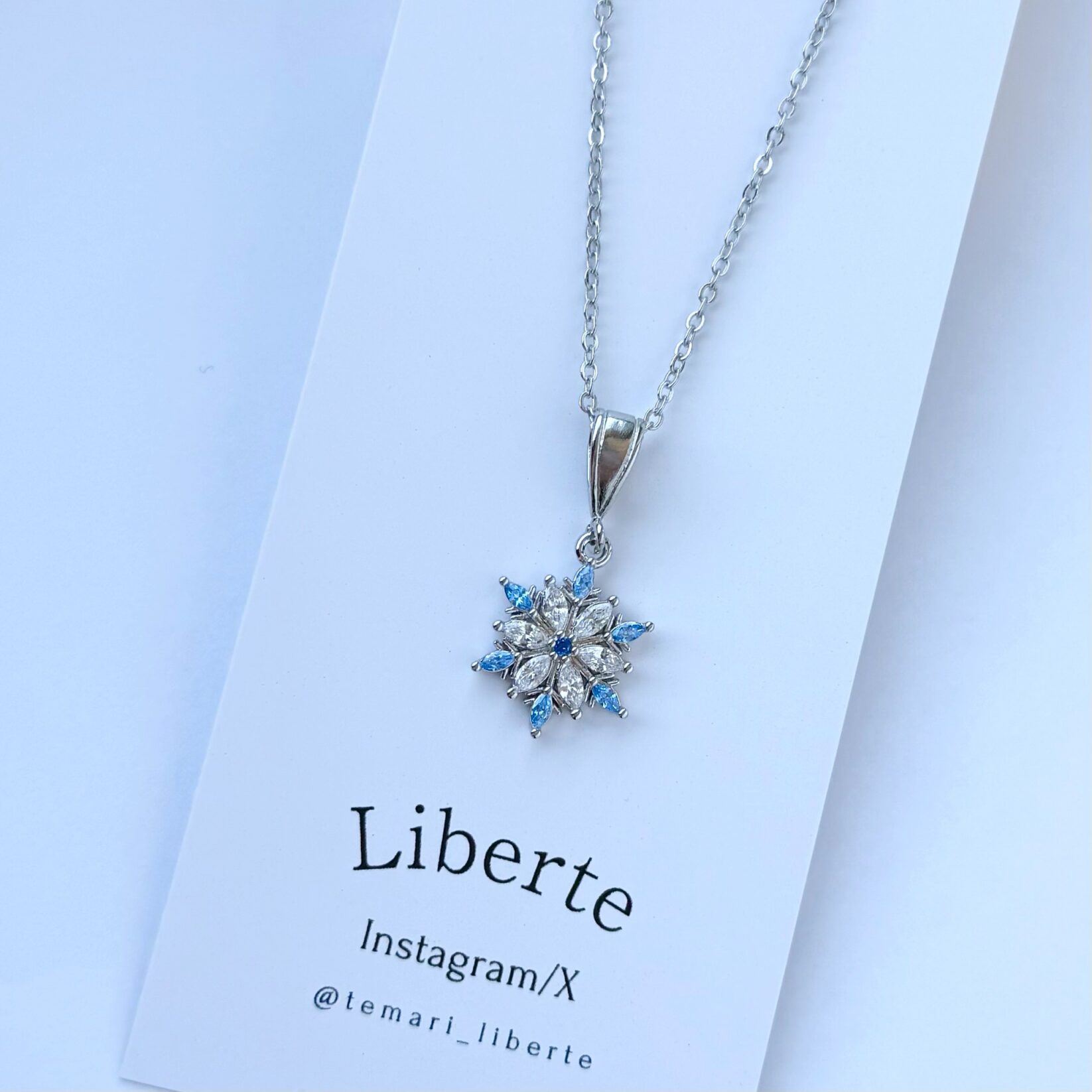 雪の結晶ネックレス02