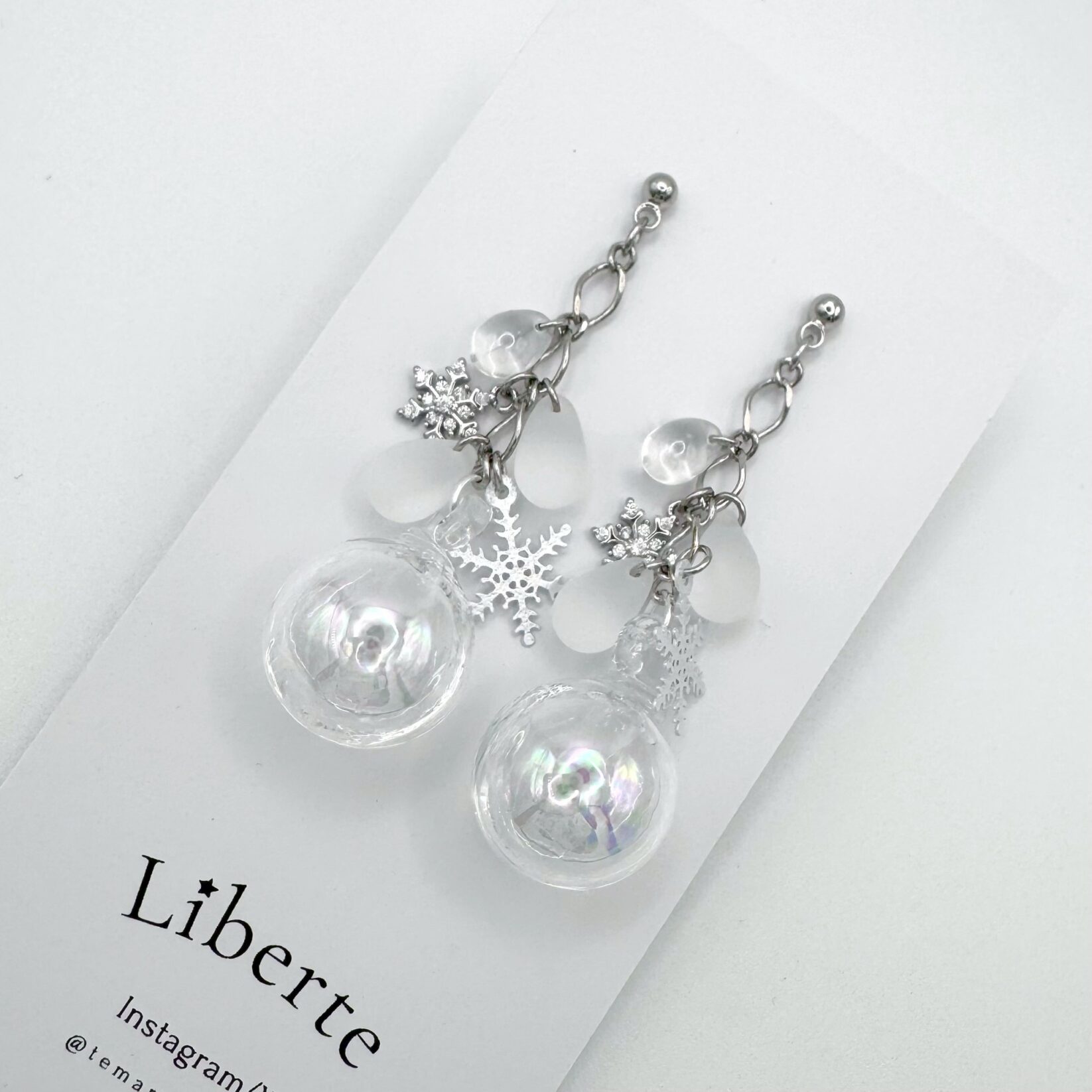 冬のウォーターシャボン耳飾り