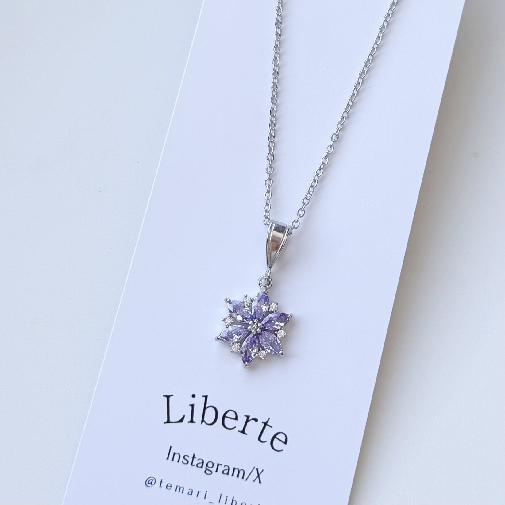 雪の結晶ネックレス12