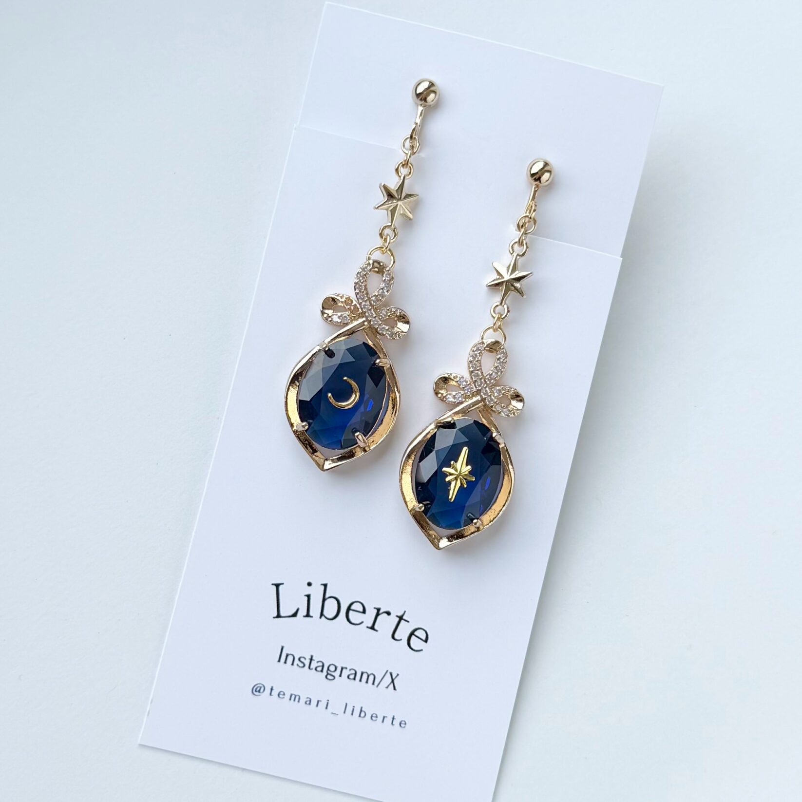 [両耳販売]宝星石の耳飾り/Blue